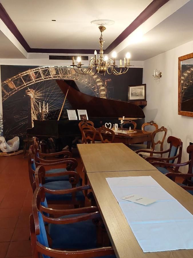Der Heurige Im Gasthaus Zum Loewen Φράιζινγκ Εξωτερικό φωτογραφία