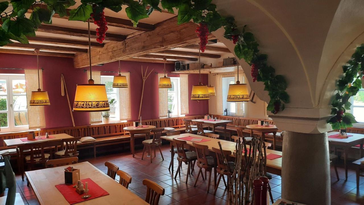 Der Heurige Im Gasthaus Zum Loewen Φράιζινγκ Εξωτερικό φωτογραφία