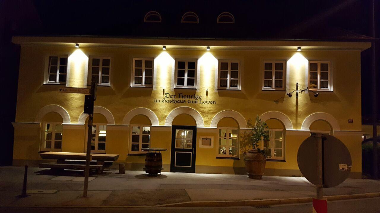 Der Heurige Im Gasthaus Zum Loewen Φράιζινγκ Εξωτερικό φωτογραφία